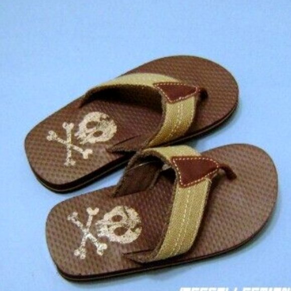 NWT The Children's Place Boys Brown Flip Flop Sandal Skull Slip-On 10-11… - Picture 2 of 7
